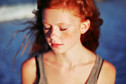[Obrazek: beach-beautiful-freckles-girl-ocean-red-...-59555.jpg]
